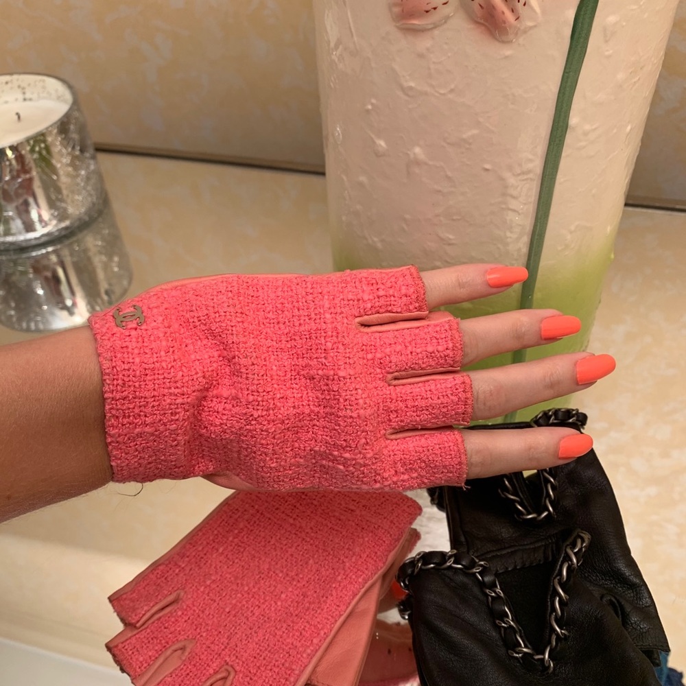 Chanel Fingerless gloves